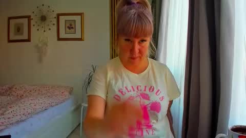 Nicole online show from 04/15/26, 03:46