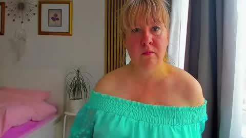Nicole online show from 05/18/26, 04:13