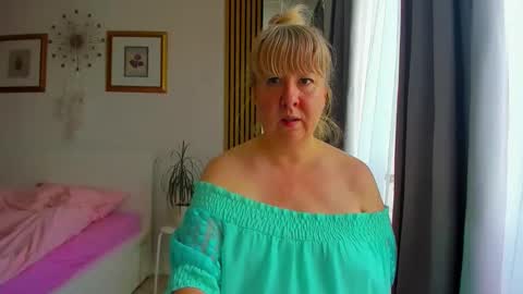 Nicole online show from 05/30/26, 05:10