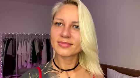 Snapshot of blonde_fuck_couple chatting on 03/22/26, 12:14 blonde_fuck_couple online show from 03/22/26, 12:14