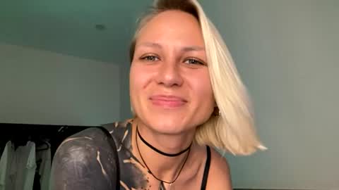 Snapshot of blonde_fuck_couple chatting on 06/14/26, 02:24 blonde_fuck_couple online show from 06/14/26, 02:24
