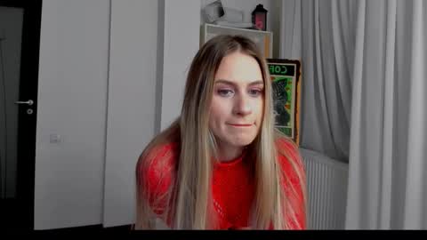 blonde_godess1 online show from 10/19/25, 08:31