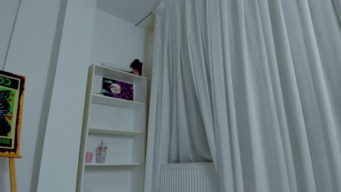 blonde_godess1 online show from 11/19/25, 11:16