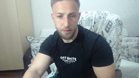 Snapshot of blondeagle chatting on 05/01/26, 08:02 Mr Blond online show from 05/01/26, 08:02