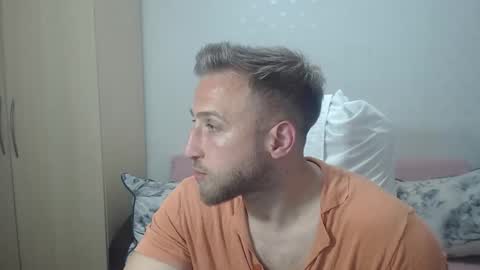 Snapshot of blondeagle chatting on 05/17/26, 09:22 Mr Blond online show from 05/17/26, 09:22