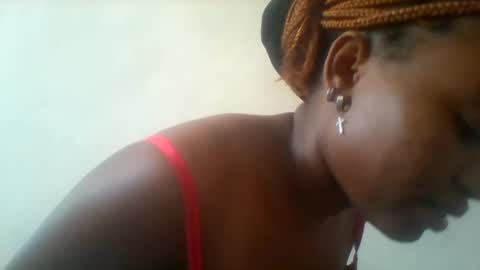 Snapshot of blondebarbiey chatting on 03/11/25, 07:04 blonde online show from 03/11/25, 07:04