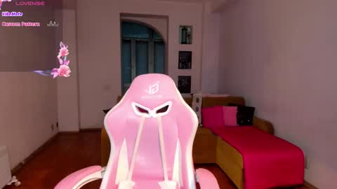 Elisa online show from 10/30/25, 04:47