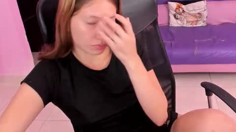 Snapshot of blondie_dirty_squirt chatting on 06/07/26, 11:47 blondie_dirty_squirt online show from 06/07/26, 11:47