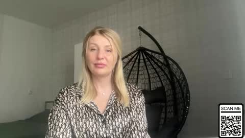 Snapshot of blondie_xoxoxo chatting on 04/23/26, 01:57 blondie_xoxoxo online show from 04/23/26, 01:57