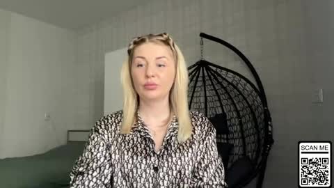 Snapshot of blondie_xoxoxo chatting on 04/29/26, 09:24 blondie_xoxoxo online show from 04/29/26, 09:24
