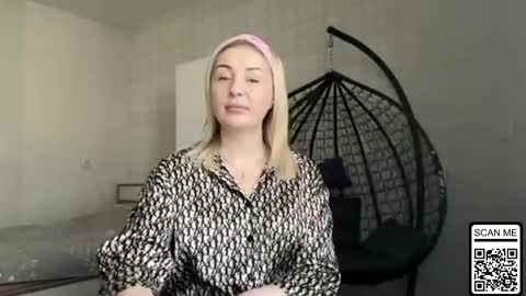 Snapshot of blondie_xoxoxo chatting on 05/05/26, 06:54 blondie_xoxoxo online show from 05/05/26, 06:54