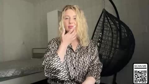 Snapshot of blondie_xoxoxo chatting on 05/26/26, 11:39 blondie_xoxoxo online show from 05/26/26, 11:39