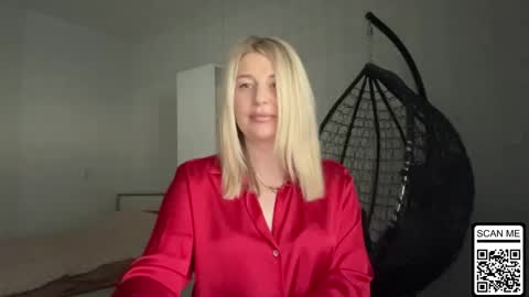 Snapshot of blondie_xoxoxo chatting on 06/01/26, 07:43 blondie_xoxoxo online show from 06/01/26, 07:43