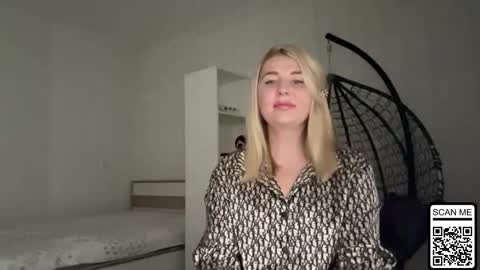 Snapshot of blondie_xoxoxo chatting on 06/05/26, 04:24 blondie_xoxoxo online show from 06/05/26, 04:24
