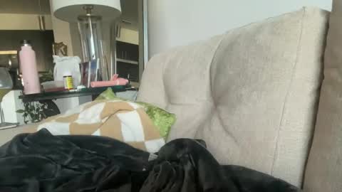 Snapshot of blondieslutt chatting on 12/21/25, 07:32 IM TRYNG online show from 12/21/25, 07:32