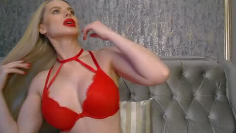 Snapshot of blondiestarxxx chatting on 04/29/26, 09:10 Helen online show from 04/29/26, 09:10