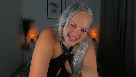 Snapshot of blondini_ chatting on 07/18/26, 01:59 Nikolla online show from 07/18/26, 01:59