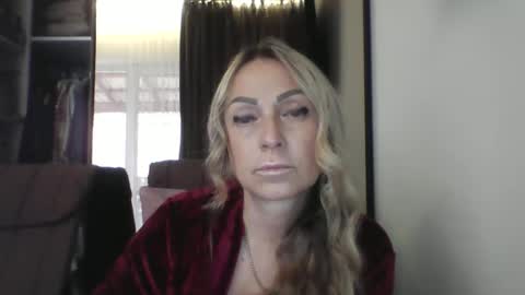 Snapshot of blondkitti chatting on 10/14/25, 08:26 Iren online show from 10/14/25, 08:26