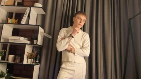 Snapshot of blondvibe chatting on 04/13/26, 09:31 Alik online show from 04/13/26, 09:31