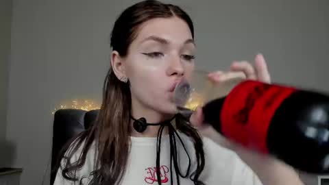 Snapshot of blondy_fina chatting on 07/07/26, 04:37 blondy_fina online show from 07/07/26, 04:37