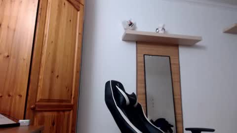 Snapshot of blondyelena chatting on 02/22/25, 06:19 blondyelena online show from 02/22/25, 06:19