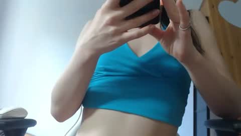 Snapshot of blondyelena chatting on 06/23/26, 06:00 blondyelena online show from 06/23/26, 06:00