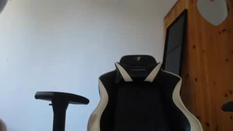 Snapshot of blondyelena chatting on 06/26/26, 06:07 blondyelena online show from 06/26/26, 06:07