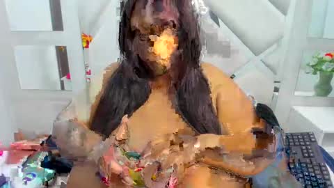 bloom_b online show from 11/01/25, 02:30