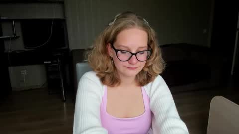 Lumi online show from 10/09/25, 08:01
