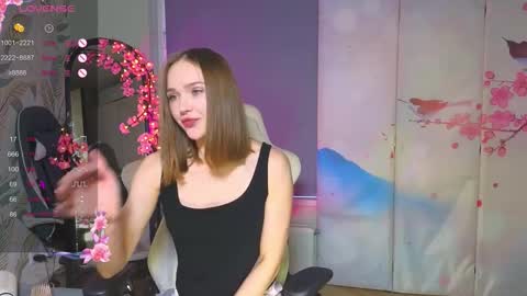 Snapshot of bloominglucy chatting on 10/21/25, 01:23 lucy  online show from 10/21/25, 01:23