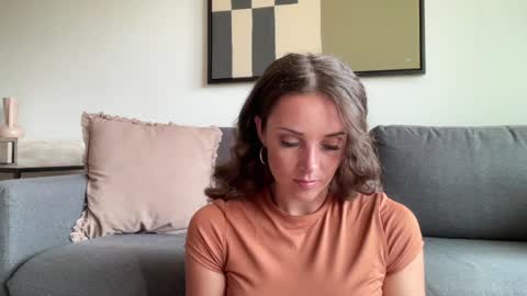Snapshot of bloomyogi chatting on 09/27/25, 11:43 Emma Bloom online show from 09/27/25, 11:43