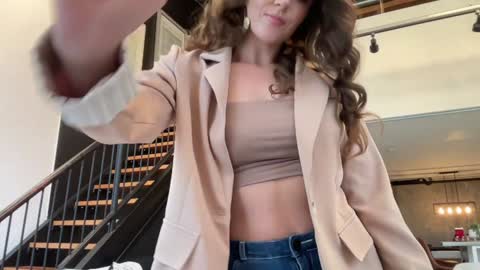 Emma Bloom online show from 12/19/25, 08:16