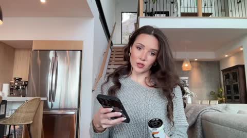 Emma Bloom online show from 01/08/26, 08:33