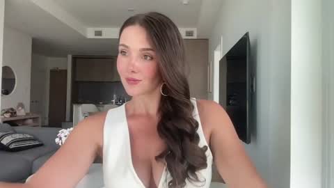 Emma Bloom online show from 06/18/26, 08:57