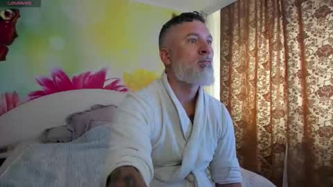 Nico online show from 12/17/25, 08:42