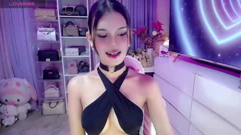 aivee online show from 10/12/25, 05:17