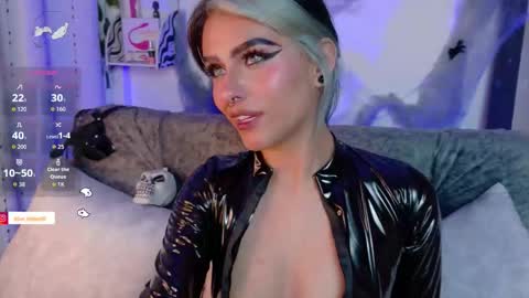 blue_kittenn online show from 10/26/25, 04:51
