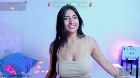 Snapshot of blue_petite chatting on 02/13/26, 06:26 Linda online show from 02/13/26, 06:26