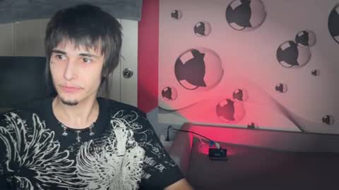 Snapshot of blue_w0rld chatting on 10/12/25, 05:01 SONNYVAN online show from 10/12/25, 05:01