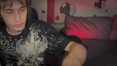 Snapshot of blue_w0rld chatting on 10/13/25, 12:38 SONNYVAN online show from 10/13/25, 12:38