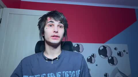 Snapshot of blue_w0rld chatting on 10/22/25, 01:22 SONNYVAN online show from 10/22/25, 01:22