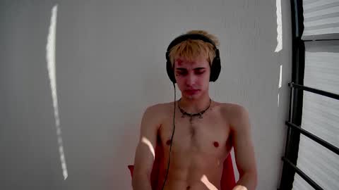 SONNYVAN online show from 03/18/26, 07:44