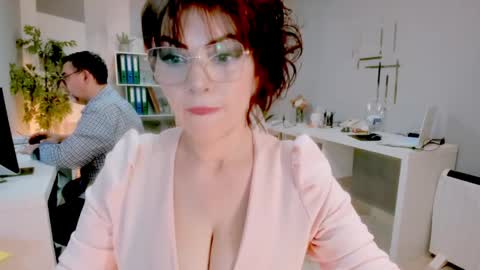 Snapshot of bluediamondsdreams chatting on 04/30/26, 10:32 bluediamondsdreams online show from 04/30/26, 10:32