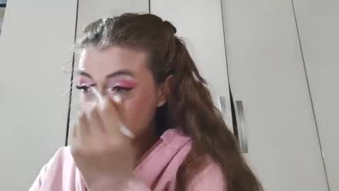 Snapshot of bluee_rose chatting on 11/15/25, 07:16 rose online show from 11/15/25, 07:16