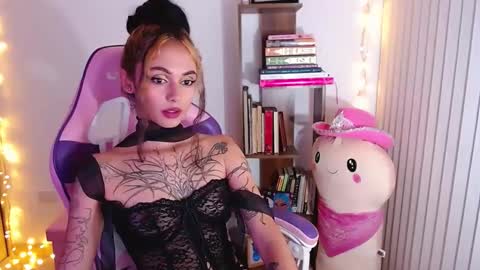 Im Abril .. Nice to meet you  thumb up me please its important  INDEPENDENT MODEL online show from 09/17/25, 01:51