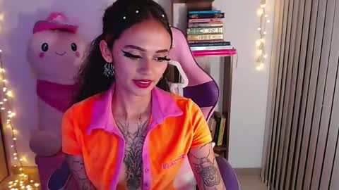 Snapshot of bluee_v chatting on 05/12/26, 03:25 Im Abril .. Nice to meet you thumb up me please its important INDEPENDENT MODEL online show from 05/12/26, 03:25