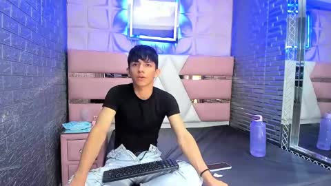 blueestar03 online show from 12/18/24, 02:28