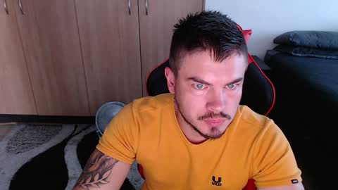 blueeyeboy0 online show from 01/22/25, 12:38