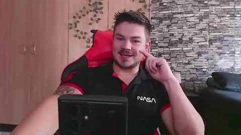 blueeyeboy0 online show from 09/12/25, 06:57