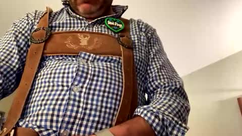 blueeyedboy021170 online show from 09/30/25, 10:37